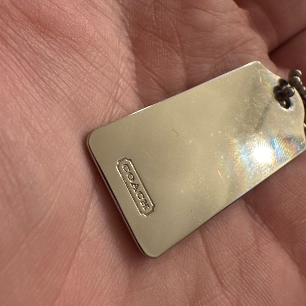 Silver metal coach hangtag - Picture 5 of 5
